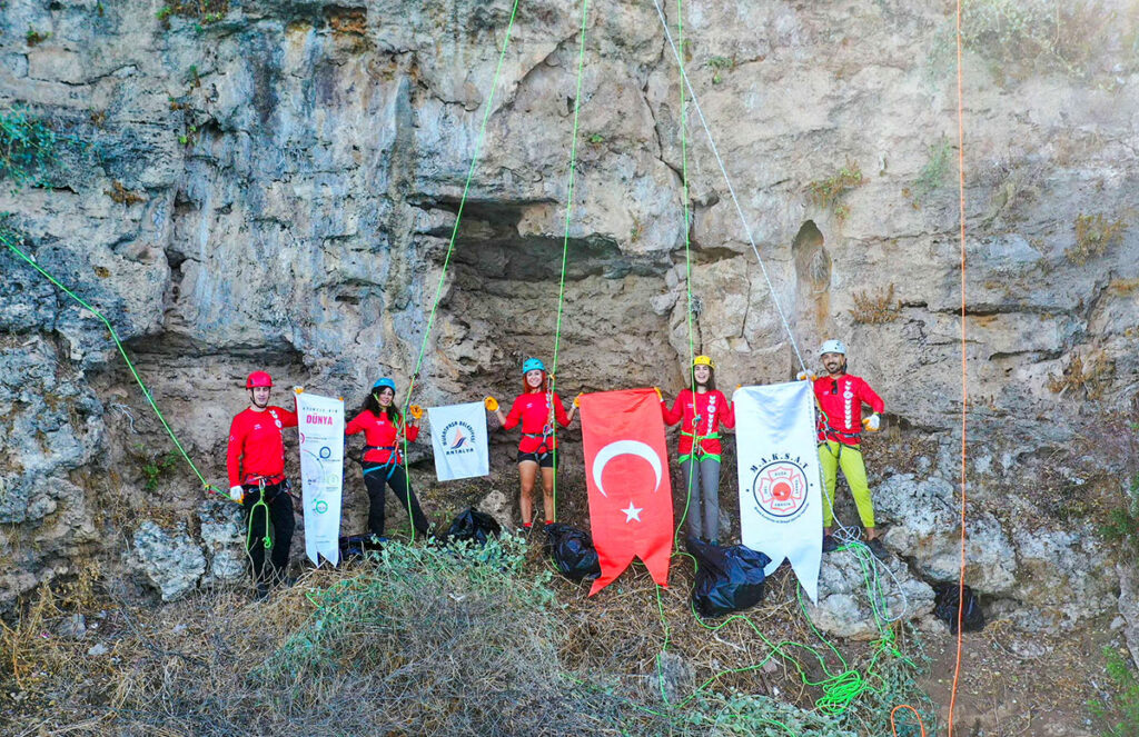 Dünya Temizlik Gününde Falezleri temizledik